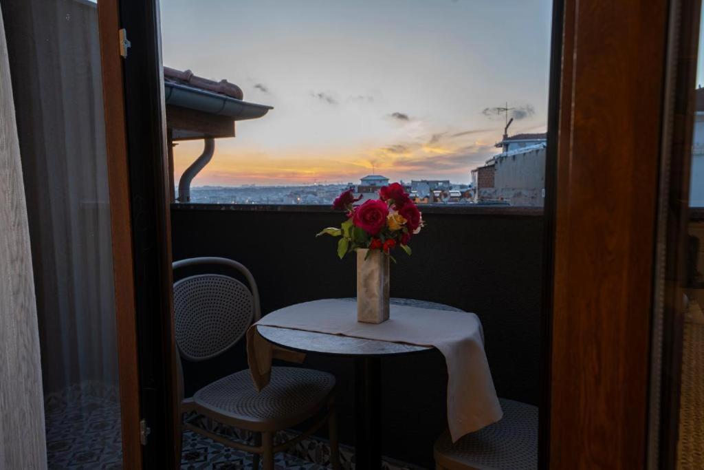 Pera Luna Premium Hotel Istanboel Buitenkant foto